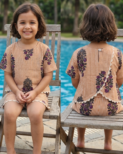 Girl is wearing pure cotton summer set 