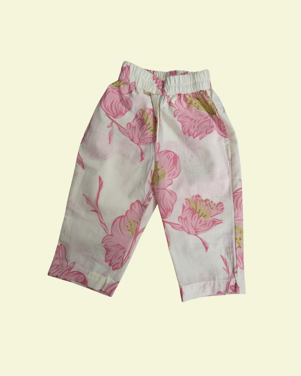 Stylish pant crafted from breathable pure cotton floral print 
